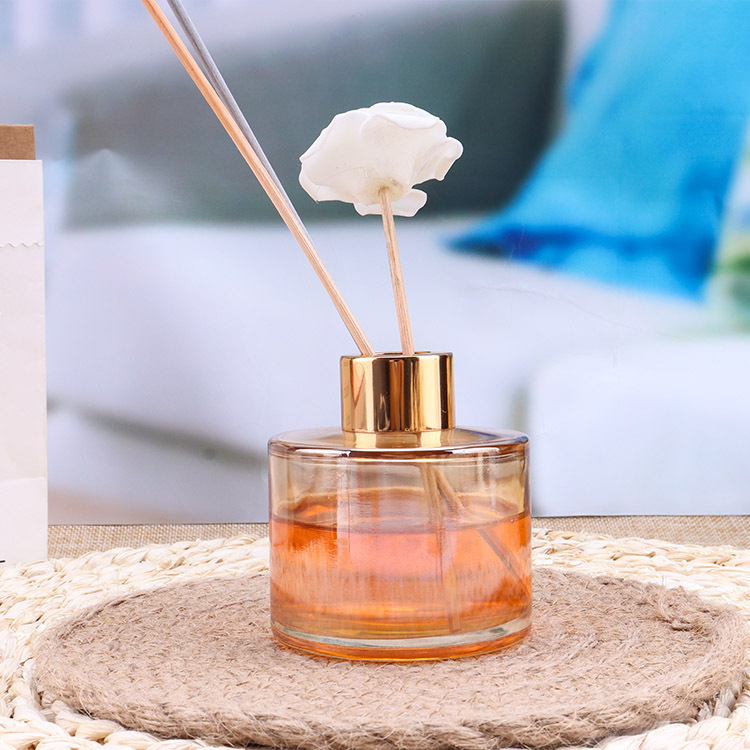 Vintage European glass perfume bottle Cosmetic Packaging Manufacturers